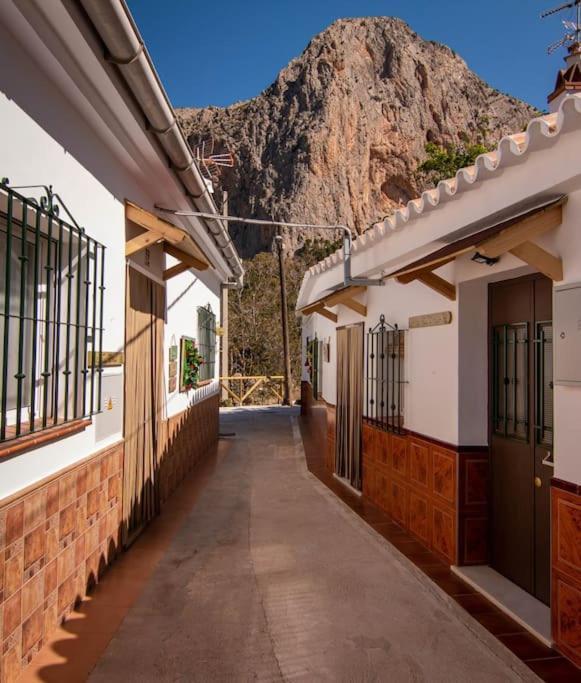 La Barberia De Miguel Villa El Chorro Exteriör bild