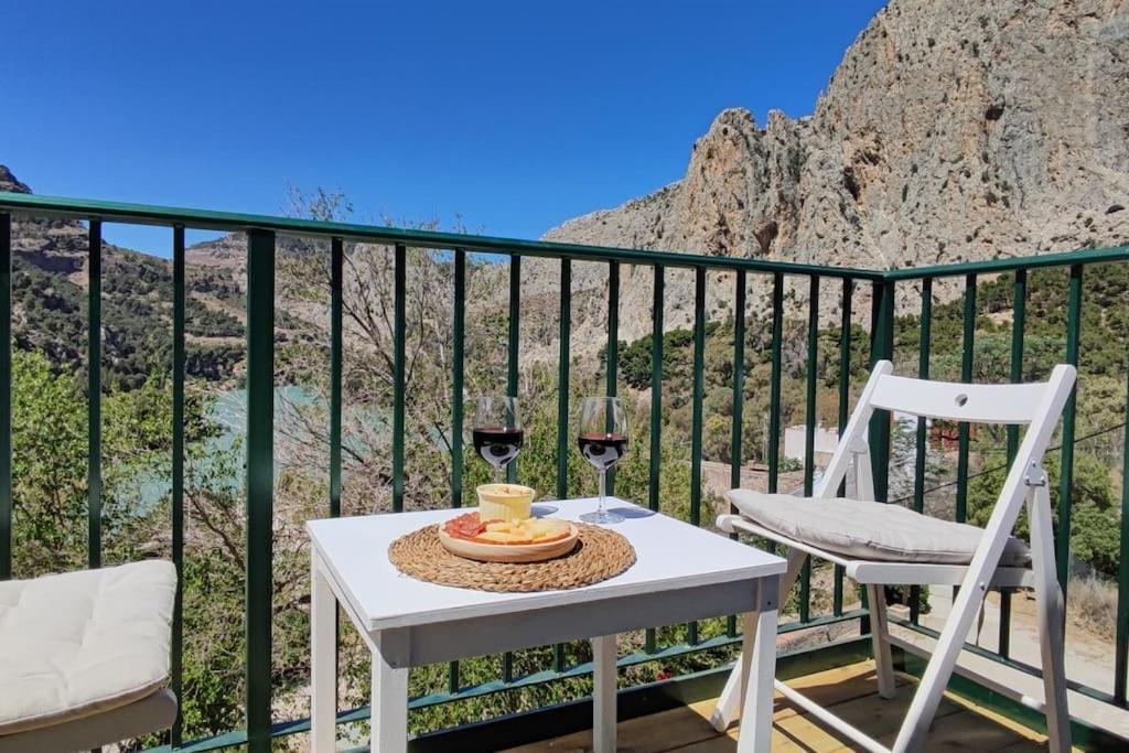La Barberia De Miguel Villa El Chorro Exteriör bild