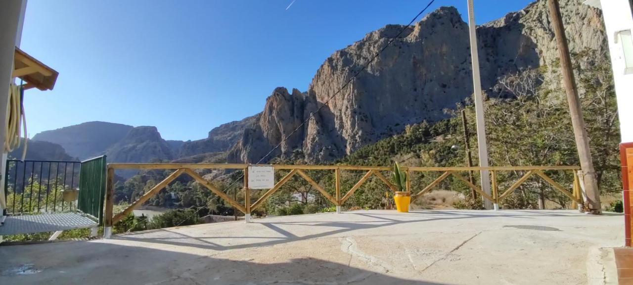La Barberia De Miguel Villa El Chorro Exteriör bild